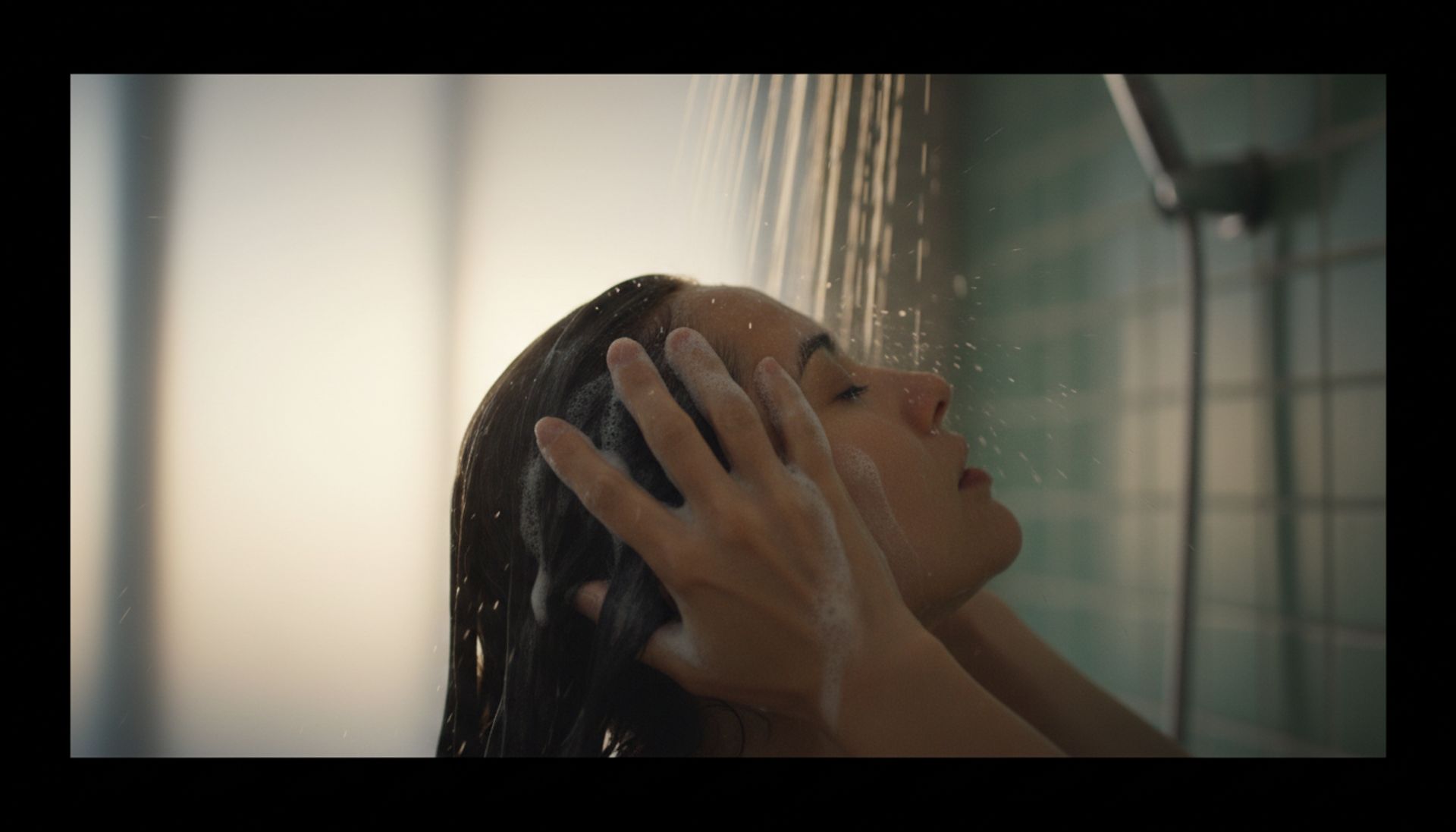 Mycie włosów: 9 brutalnych prawd, które zmienią twoją rutynę