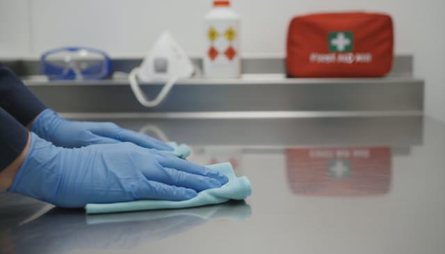 Higiena pracy: 9 brutalnych prawd, które zmienią twoje biuro