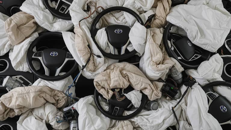 Airbag Systems in 2025: Hidden Strengths, Overlooked Weaknesses, and Real Risks