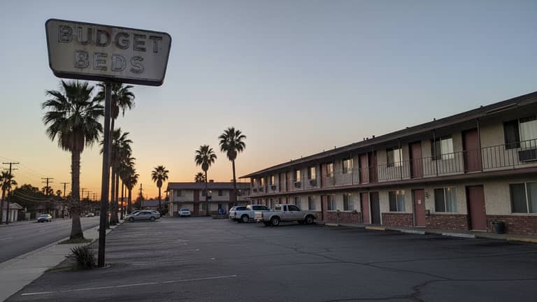 Cheap Hotels in 2025: Real Risks, Smart Wins, and AI Deals