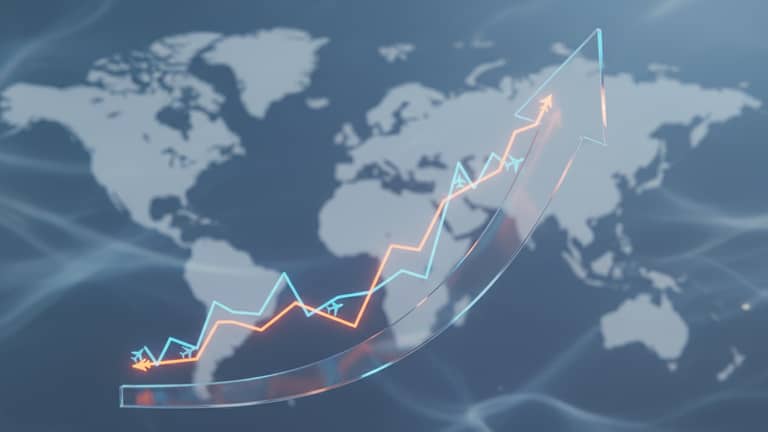 Flight Ticket Cost Trends in 2025: How Airlines Use Algorithms to Price Fares