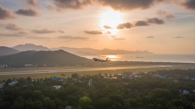 Flights From Mangalore: How Booking Algorithms Work and How to Reduce Costs
