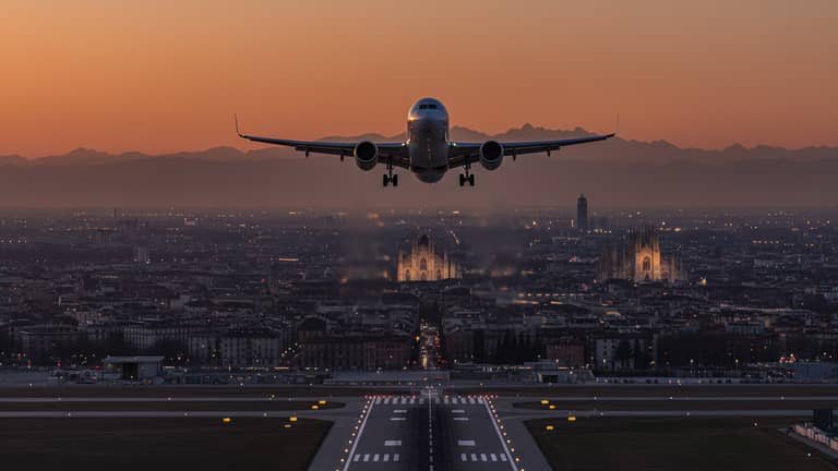 Flights From Milan in 2025: Dynamic Pricing, Strikes, and Booking Strategies