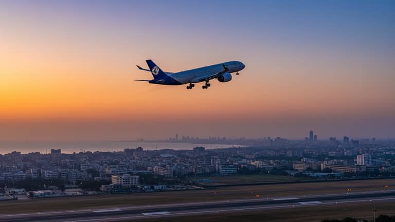 Flights From Mumbai: How Pricing Algorithms and Booking Strategies Work