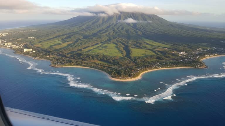 Flights to Maui in 2025: What Drives Fares, Pricing, and Booking Strategy