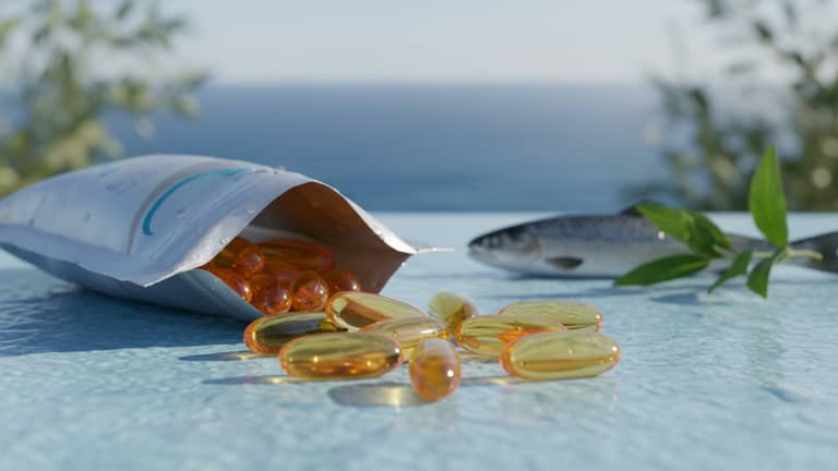 Omega-3 pod lupą nauki: kiedy pomaga, a kiedy to marketing