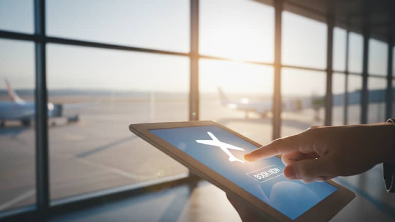 Quick Flight Booking in 2025: When to Rush and When to Wait