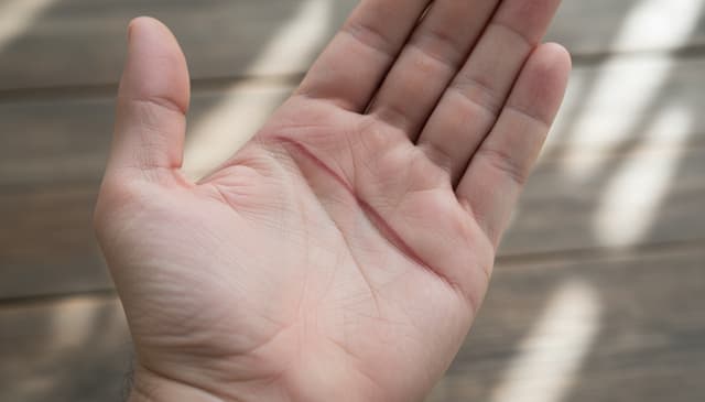 Co oznacza linia życia: praktyczny przewodnik po symbolice dłoni