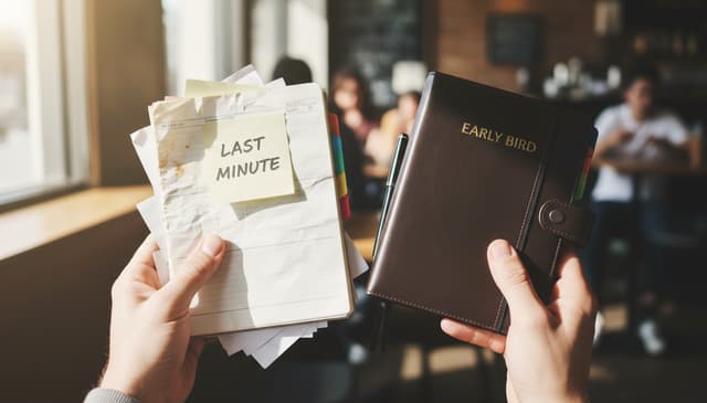 Last minute czy wcześniej: kiedy najlepiej rezerwować loty?