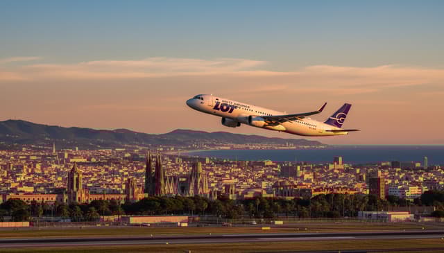 Loty Polska Barcelona: przewodnik po najlepszych połączeniach 2024
