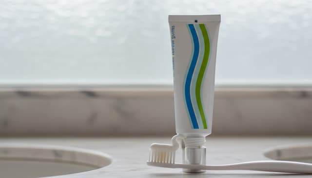 Pasta do wrażliwych zębów: praktyczny przewodnik zakupowy