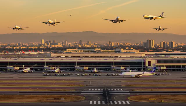 How Peak Season Flights Affect Travel Planning and Pricing