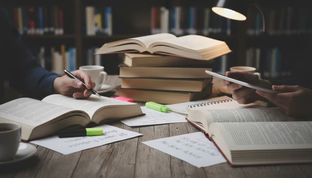 Porady prawne dla studentów prawa: praktyczny przewodnik na start kariery