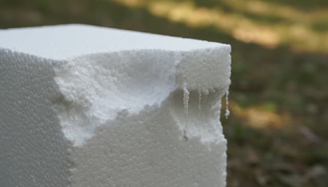 Styropian: kompletny przewodnik po zastosowaniach i właściwościach